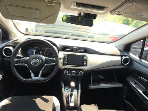 Used 2021 Nissan Versa SV FWD image 14