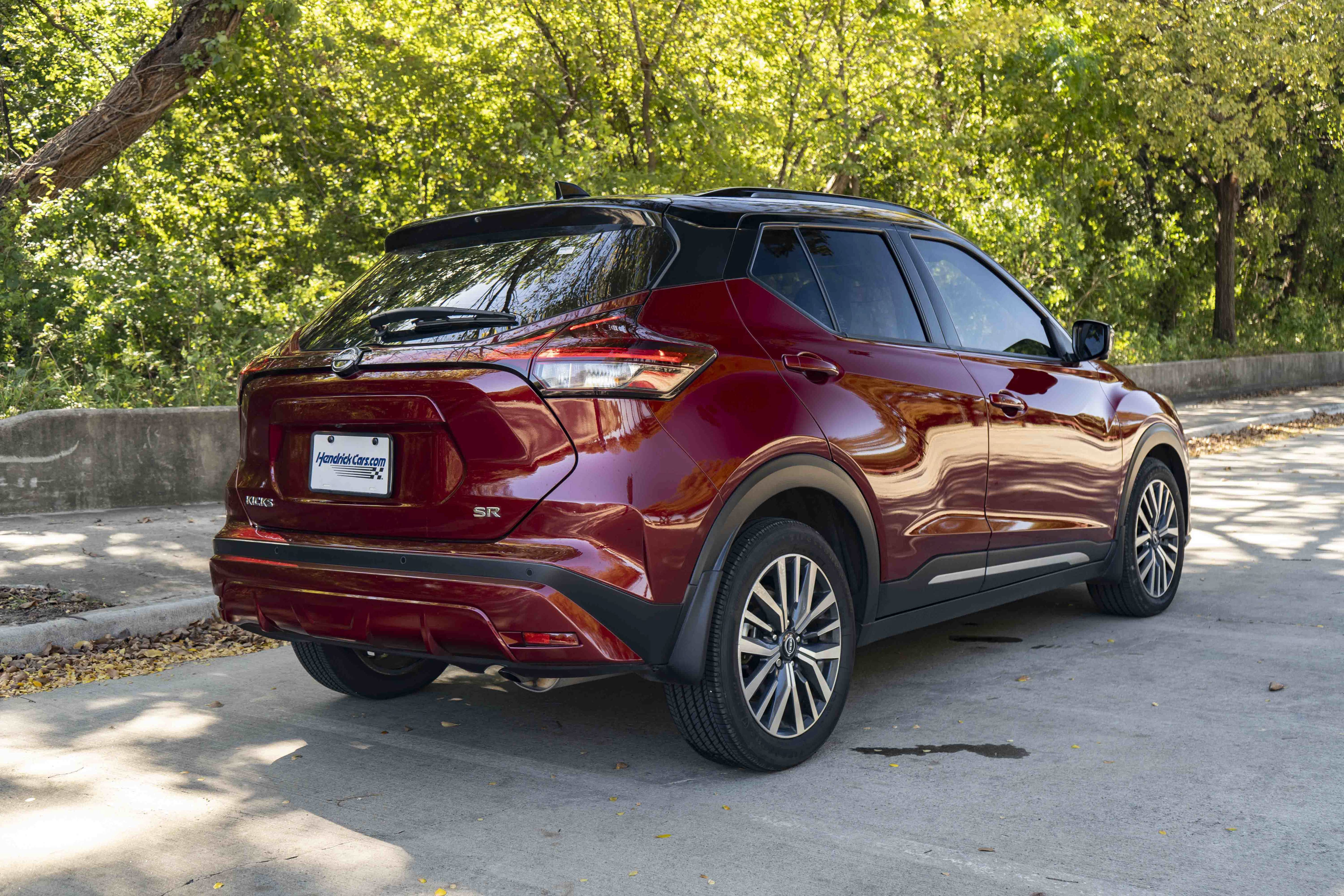 Used 2023 Nissan Kicks SR FWD image 9