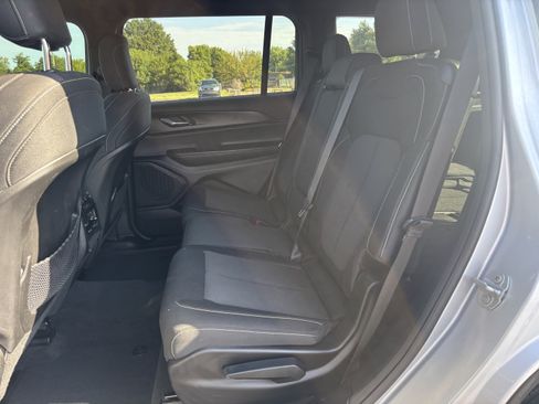 Used 2025 Jeep Grand Cherokee L Laredo AWD/4WD image 24