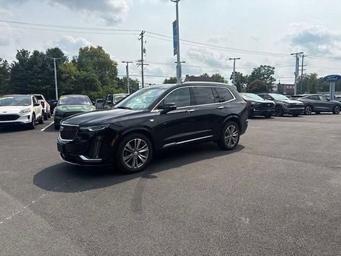 Used 2021 Cadillac XT6 Premium Luxury w/ LPO, Floor Liner Package AWD/4WD image 3