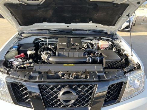 Used 2020 Nissan Frontier SV w/ Midnight Edition Floor Mats image 30