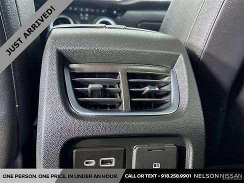 Used 2022 Chevrolet Blazer LT w/ Sound & Technology Package AWD/4WD image 27