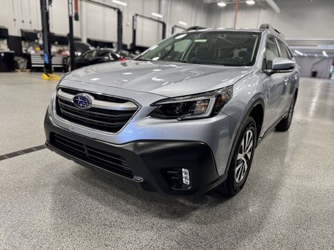 Used 2020 Subaru Outback Premium image 30