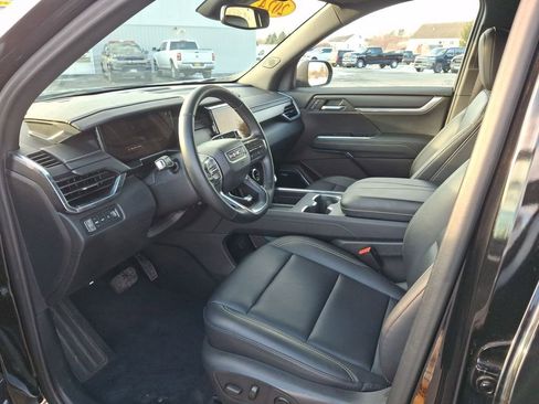 Used 2024 GMC Acadia Elevation image 9