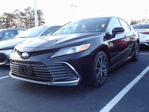 Used 2024 Toyota Camry XLE w/ Cold Weather Package image 1