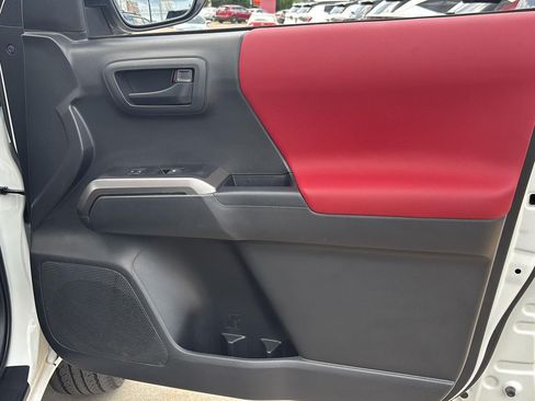 Used 2023 Toyota Tacoma SR5 AWD/4WD image 25