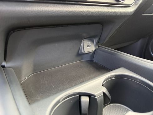 Used 2025 Honda HR-V Sport image 32