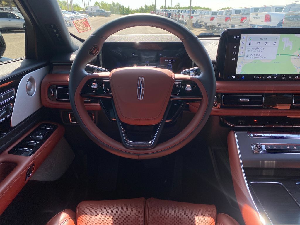 Used 2025 Lincoln Aviator Reserve w/ Equipment Group 201A AWD/4WD image 22