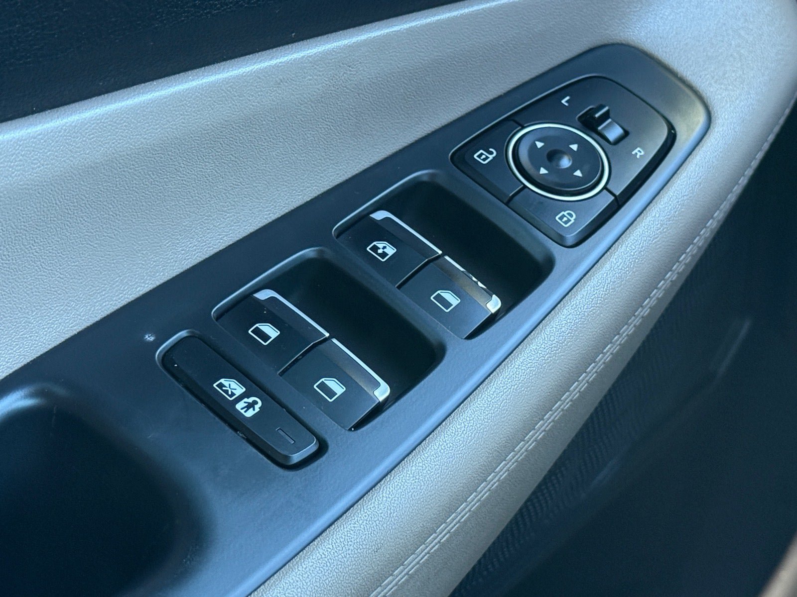Used 2024 Hyundai Santa Cruz Limited AWD/4WD image 18