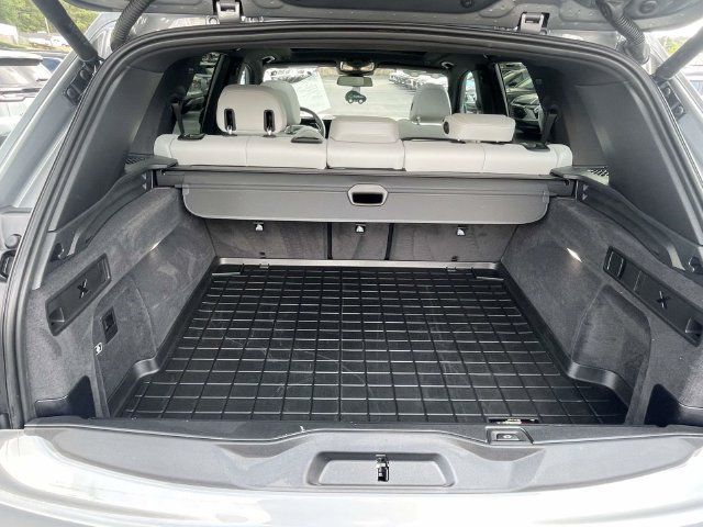 Used 2024 BMW X5 xDrive40i w/ Parking Assistance Package AWD/4WD image 10