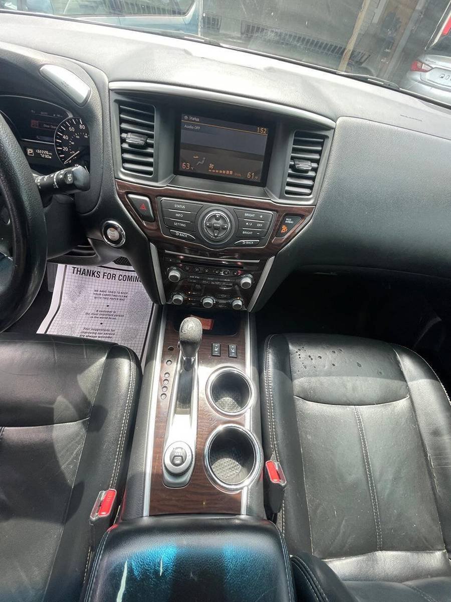 Used 2015 Nissan Pathfinder SL w/ Cargo Package FWD image 11