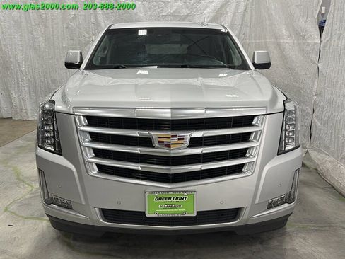 Used 2016 Cadillac Escalade Luxury AWD/4WD image 19