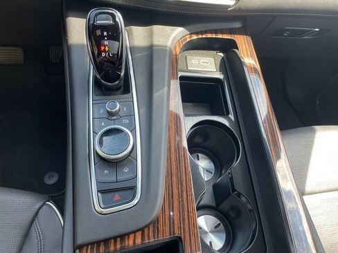 Certified 2024 Cadillac Escalade ESV Premium Luxury AWD/4WD image 39