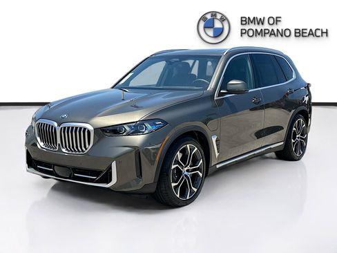 New 2026 BMW X5 xDrive50e w/ Climate Comfort Package AWD/4WD image 3