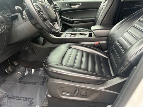 Used 2023 Ford Edge SEL image 16