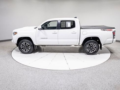 Used 2022 Toyota Tacoma TRD Sport image 32