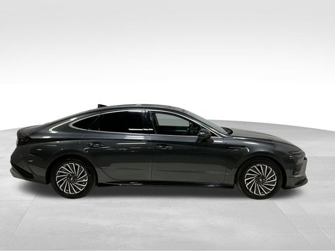 Used 2024 Hyundai Sonata Limited image 3