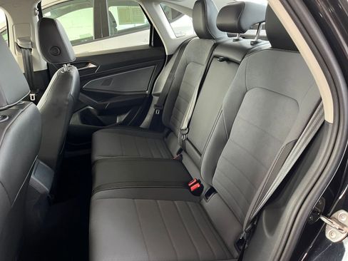 Used 2025 Volkswagen Jetta SE image 25