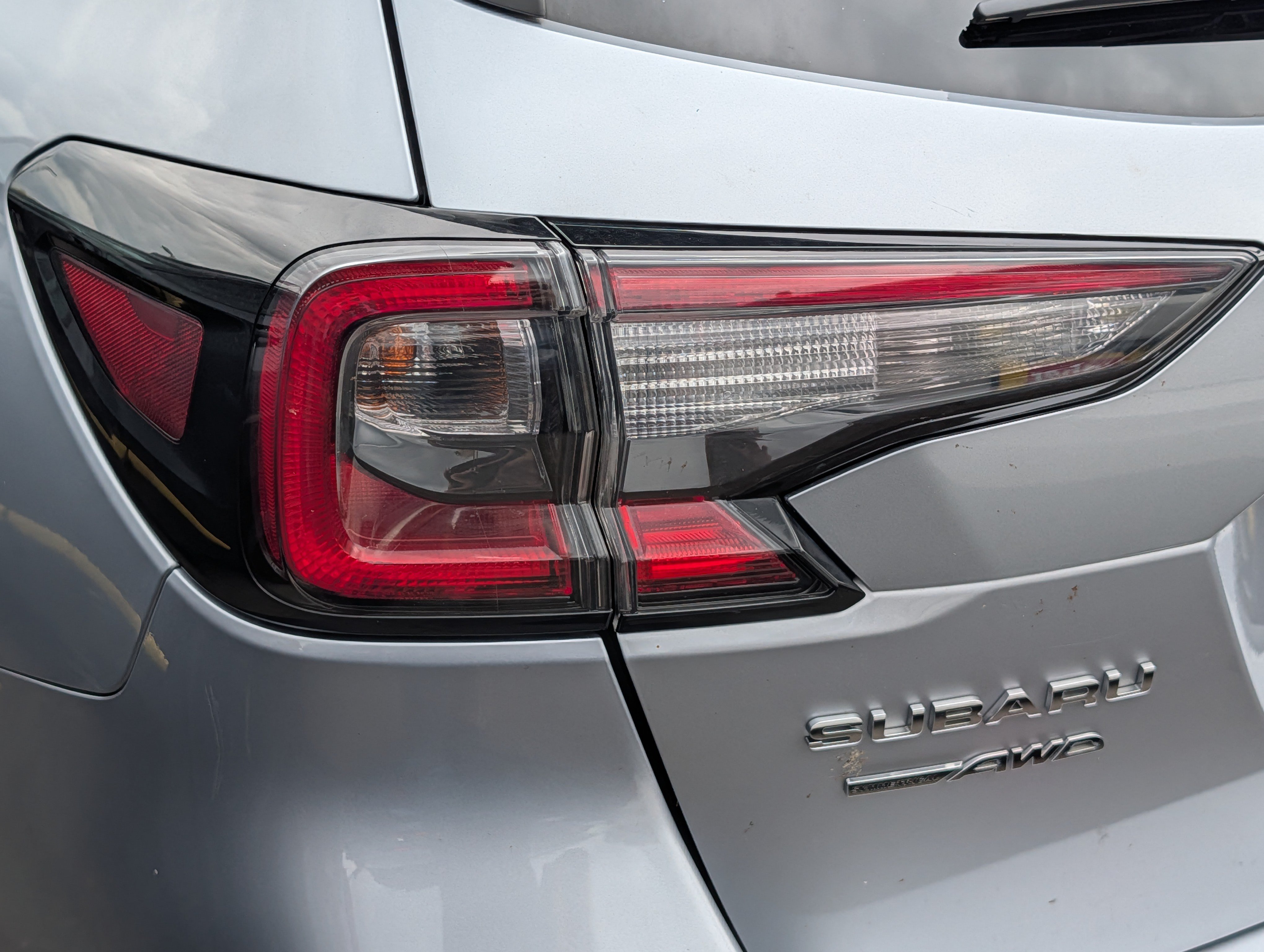 Used 2023 Subaru Outback Premium AWD/4WD image 17