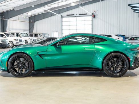 Used 2025 Aston Martin V8 Vantage Coupe RWD image 3