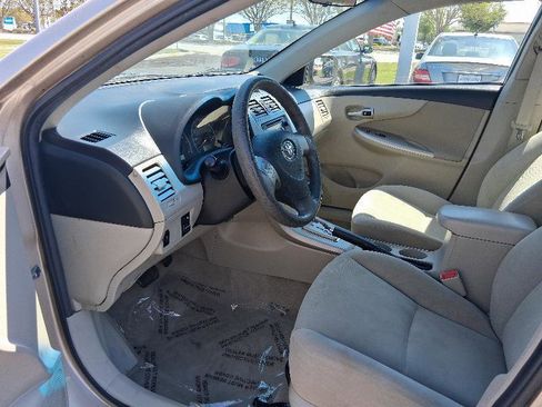 Used 2013 Toyota Corolla LE image 15