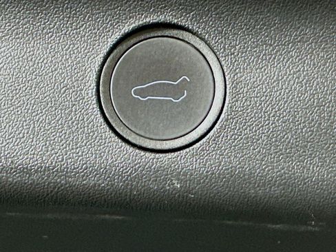 Used 2023 Tesla Model Y Long Range image 27