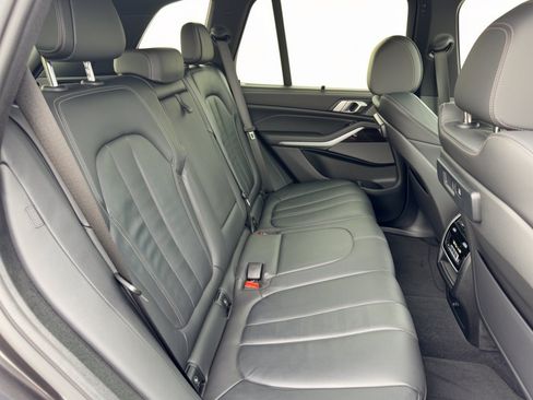 Used 2021 BMW X5 sDrive40i w/ Premium Package RWD image 29