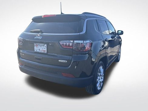 Used 2023 Jeep Compass Latitude w/ Sun and Sound Group image 3