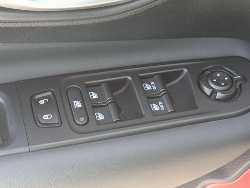 Certified 2022 Jeep Renegade Trailhawk AWD/4WD image 16