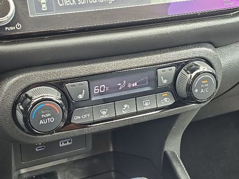 Used 2024 Nissan Kicks SR w/ SR Premium Package FWD image 29