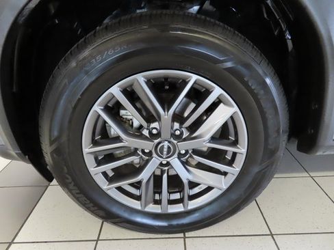 Used 2023 Nissan Rogue S image 16