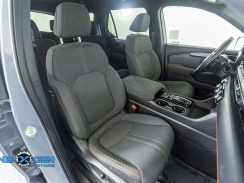Used 2025 Honda Pilot Sport image 40