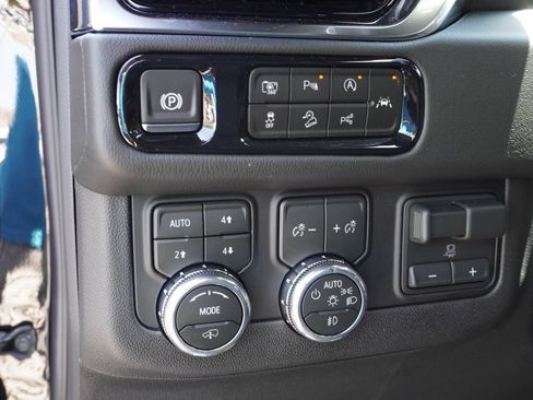 New 2026 GMC Yukon Denali w/ Denali Reserve Package AWD/4WD image 21