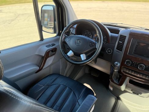 Used 2015 Mercedes-Benz Sprinter 3500 image 16