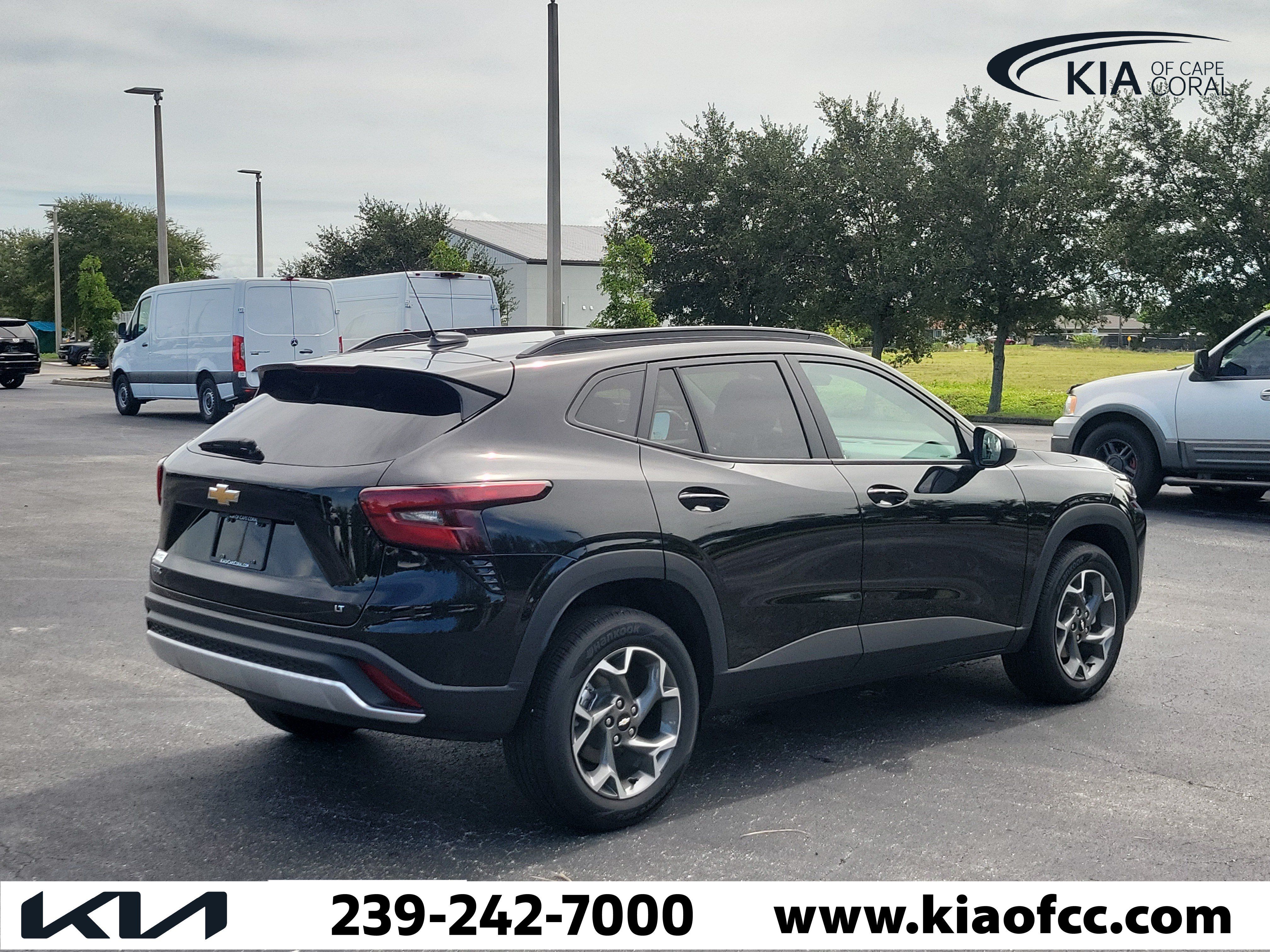 Used 2025 Chevrolet Trax LT w/ Driver Confidence Package FWD image 6