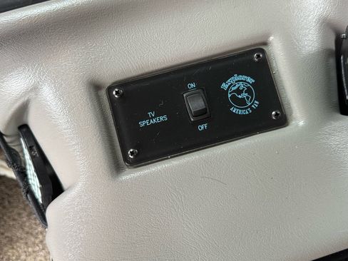 Used 2008 Chevrolet Express 1500 AWD w/ Preferred Equipment Group image 27