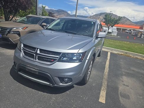 Used 2018 Dodge Journey GT w/ Nav & Sun Group FWD image 3