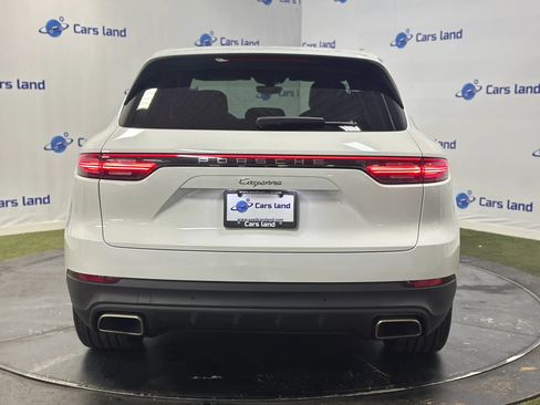 Used 2022 Porsche Cayenne w/ Premium Package AWD/4WD image 4