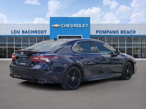 Used 2021 Toyota Camry XSE FWD image 3