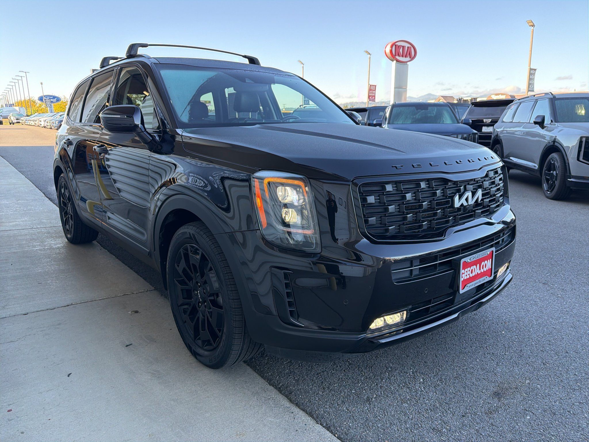 Used 2022 Kia Telluride SX AWD/4WD image 3