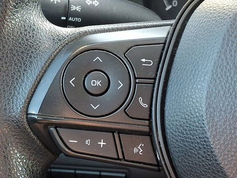 Used 2022 Toyota Corolla LE image 19