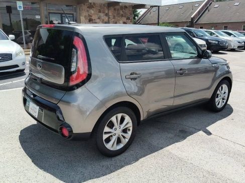 Used 2016 Kia Soul + FWD image 5