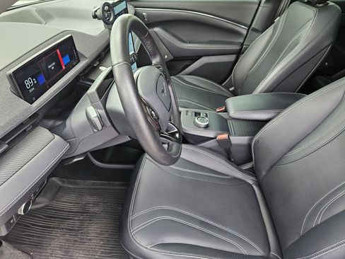 Used 2021 Ford Mustang Mach-E Premium image 9