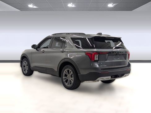 New 2026 Ford Explorer Active w/ Active Comfort Package AWD/4WD image 2