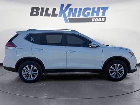 Used 2016 Nissan Rogue SV image 6
