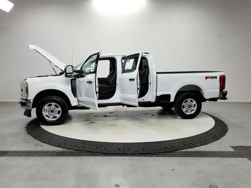 Used 2025 Ford F250 XLT w/ FX4 Off-Road Package AWD/4WD image 22