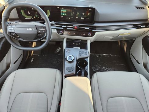 New 2026 Kia Sportage EX image 18