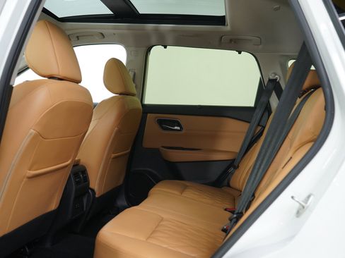 Used 2023 Nissan Rogue Platinum AWD/4WD image 18