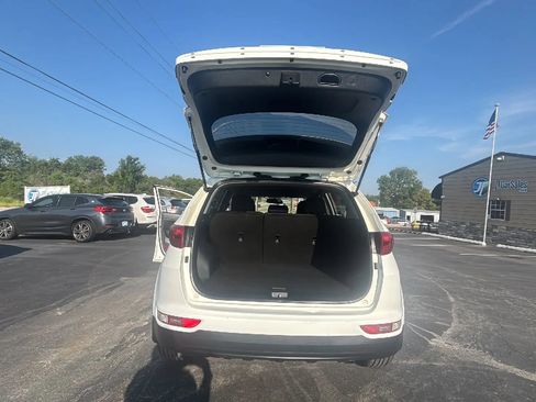 Used 2017 Kia Sportage LX FWD image 16