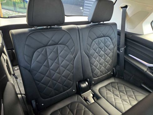 Used 2024 BMW X7 xDrive40i image 16